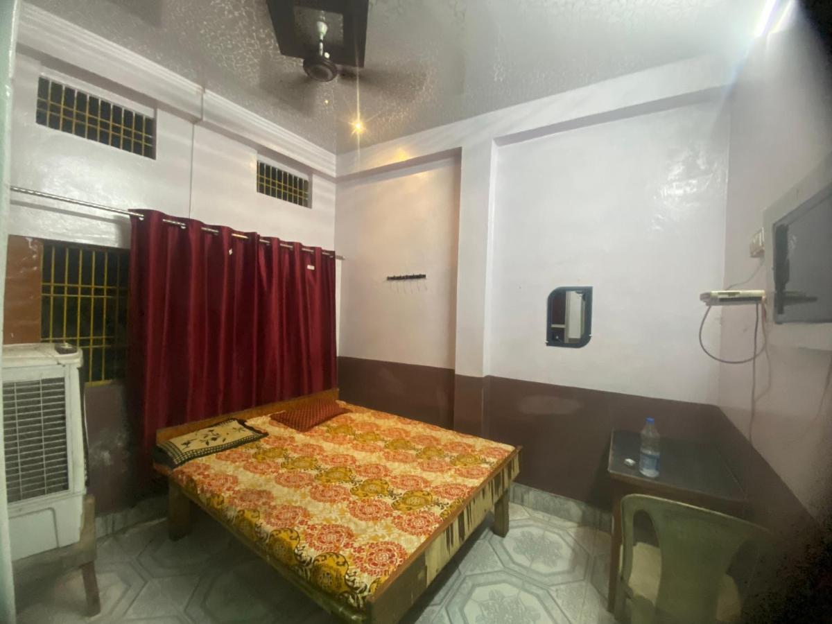 Hotel Yatri Niwas Varanasi Exterior foto