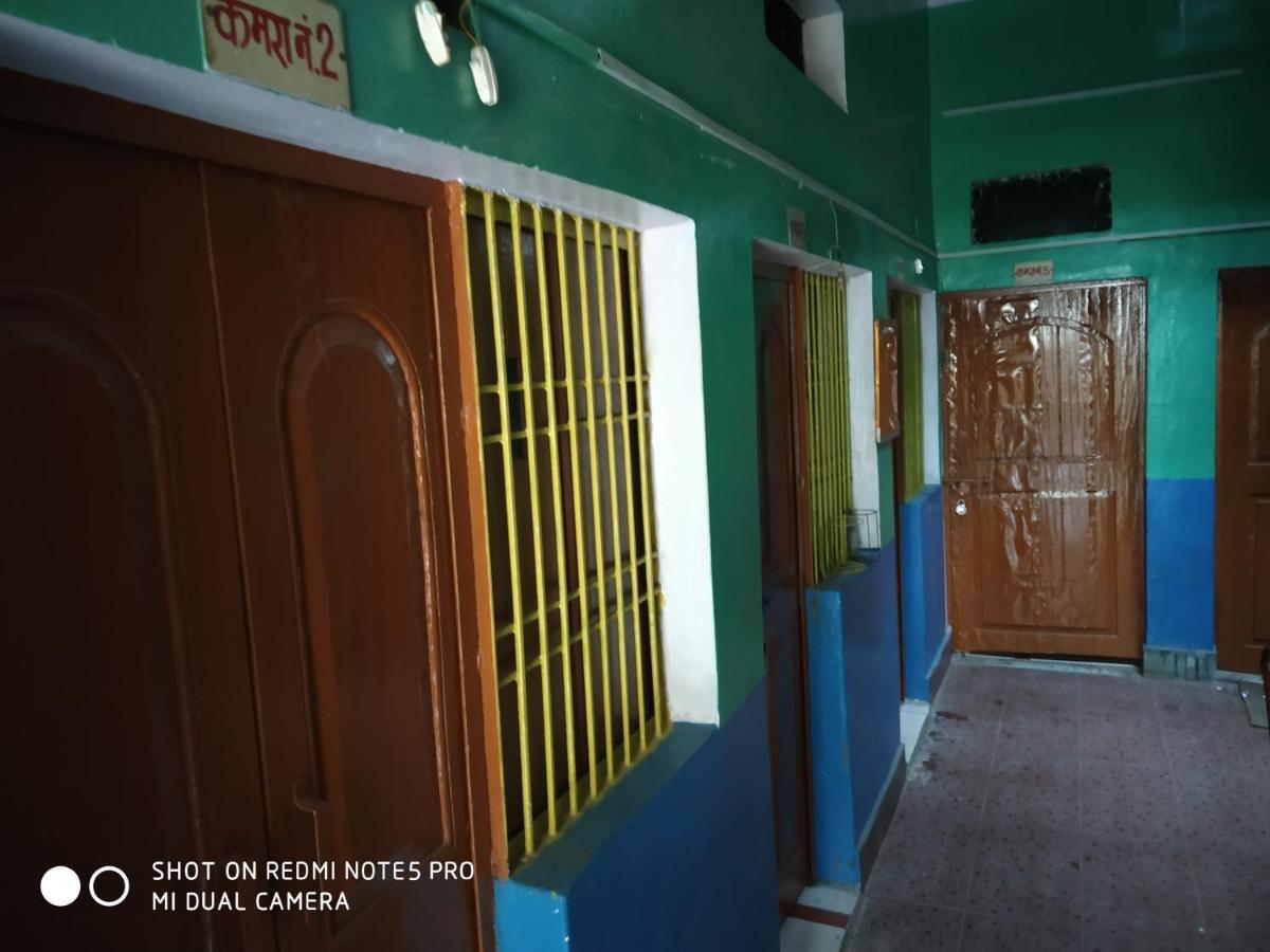 Hotel Yatri Niwas Varanasi Exterior foto